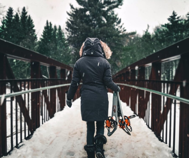 5 Essentials for Staying Comfortable Outside This Winter