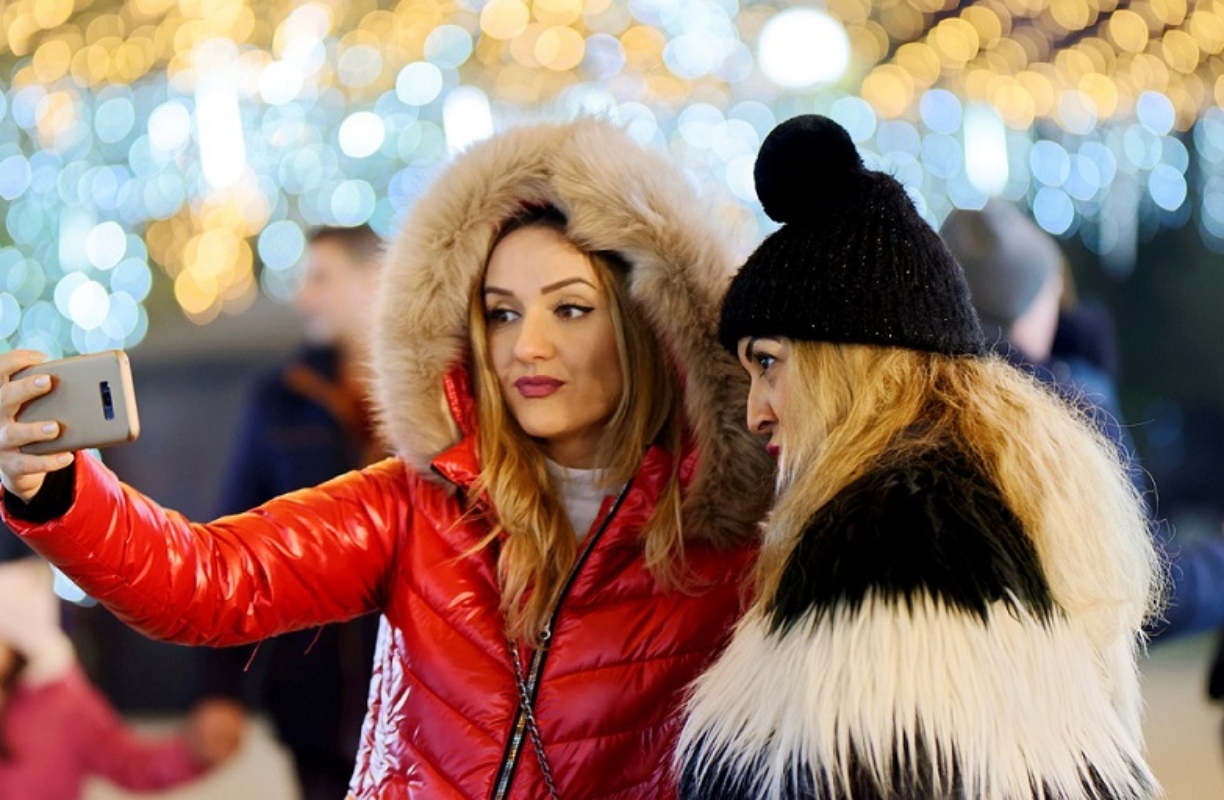 Nine Beauty Products Every Woman Should Keep in Her Purse During Winter