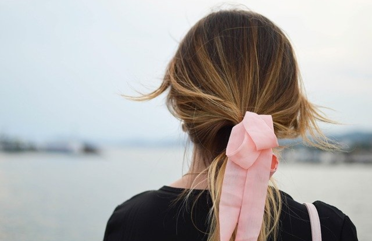 Five Hairstyles to Make Your Outfit